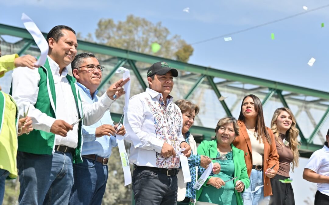RICARDO GALLARDO ENTREGA MODERNO Y SEGURO PUENTE PEATONAL EN SOLEDAD