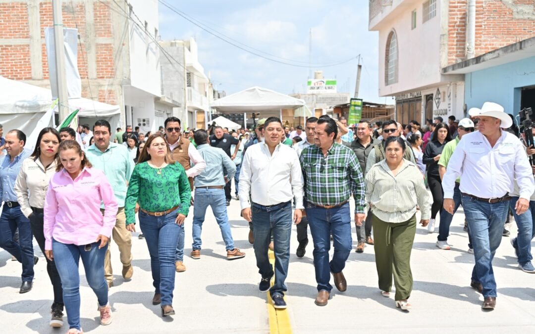 RICARDO GALLARDO INAUGURA RENOVADA VIALIDAD EN CIUDAD FERNÁNDEZ [VÍDEO]