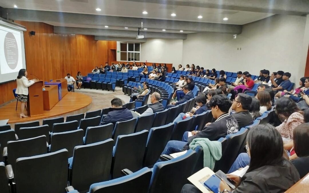 Experta expone impacto de la violencia obstétrica en el Primer Congreso Internacional de Criminología de la Facultad de Derecho-UASLP