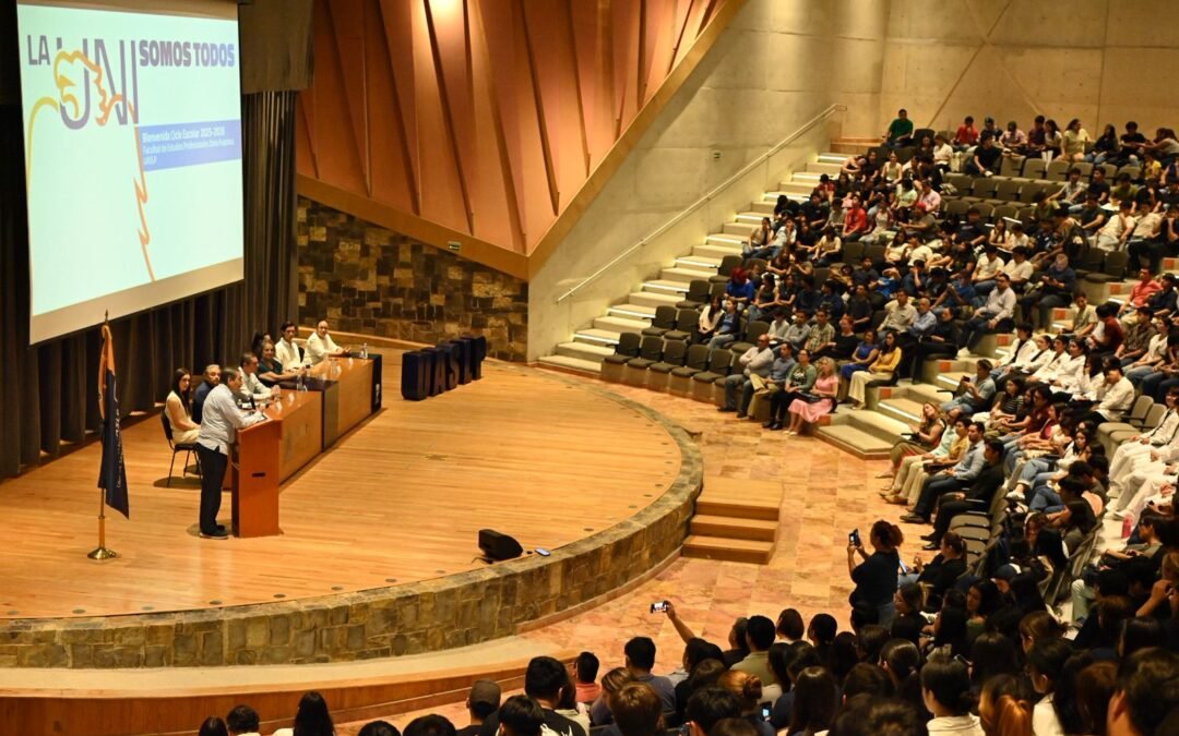UASLP es motor de desarrollo social, afirma rector a estudiantes de nuevo ingreso de la FEPZH