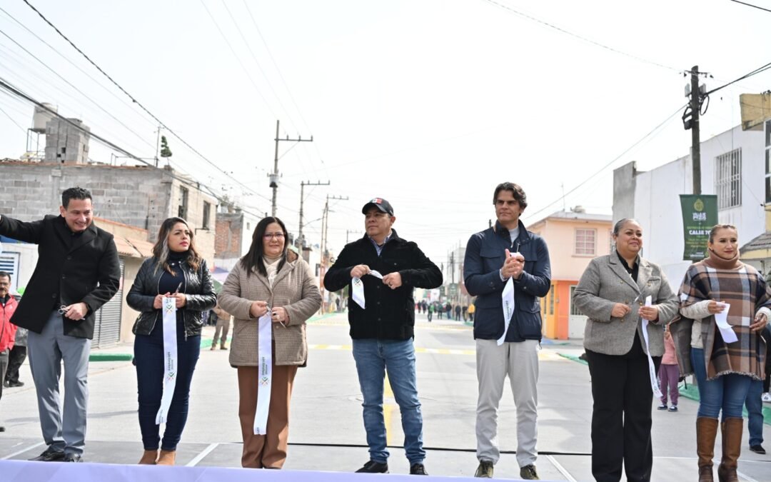 ENTREGA RICARDO GALLARDO RENOVADA CALLE 70 EN VILLA DE POZOS