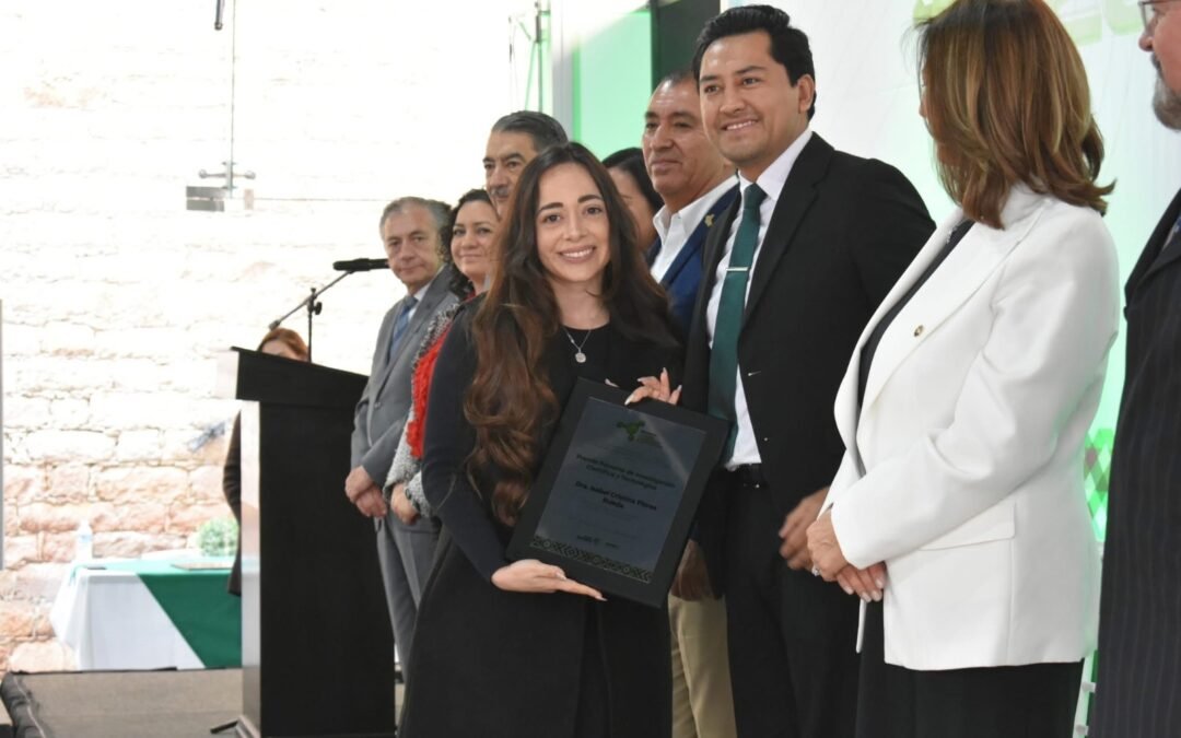 Investigadora de la UAMRA-UASLP obtiene reconocimiento por su estudio sobre el comportamiento del consumidor y comercio digital