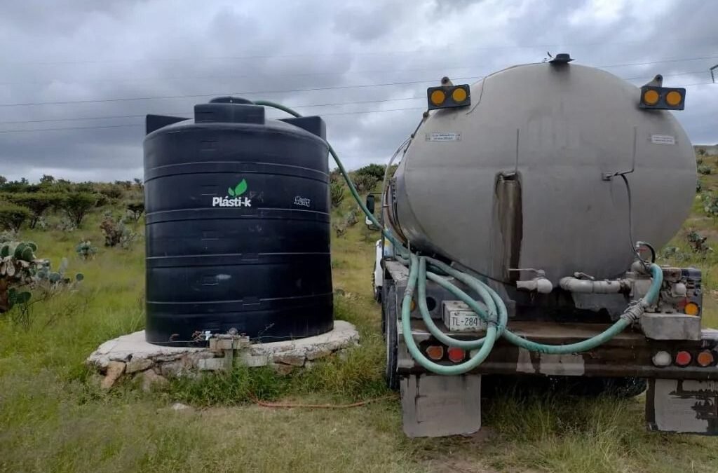 Gobierno de la Capital atiende necesidades de agua en colonias y comunidades rurales