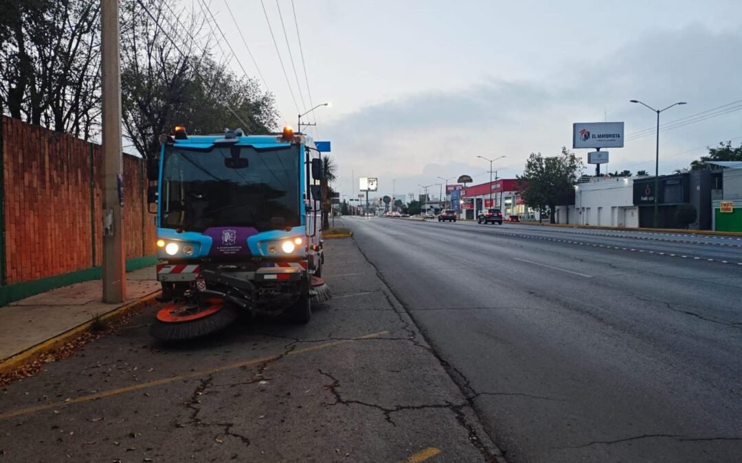 Ayuntamiento de SLP pone en marcha barrido mecánico en vialidades estratégicas