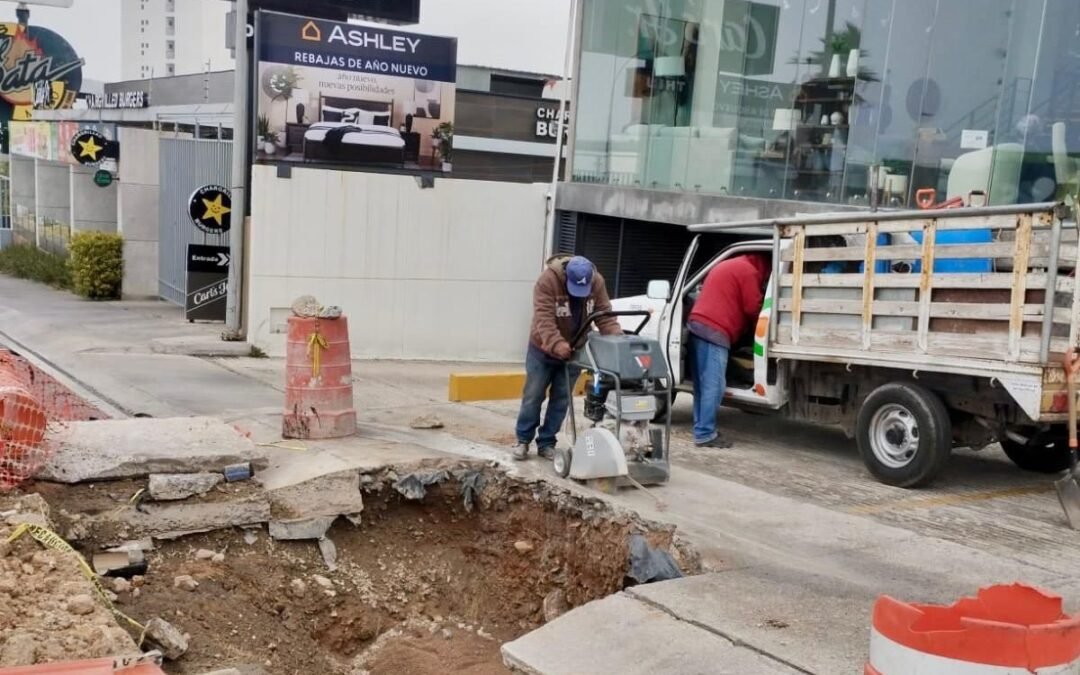 Con trabajo coordinado, gobierno municipal atiende daños por fuga en Chapultepec