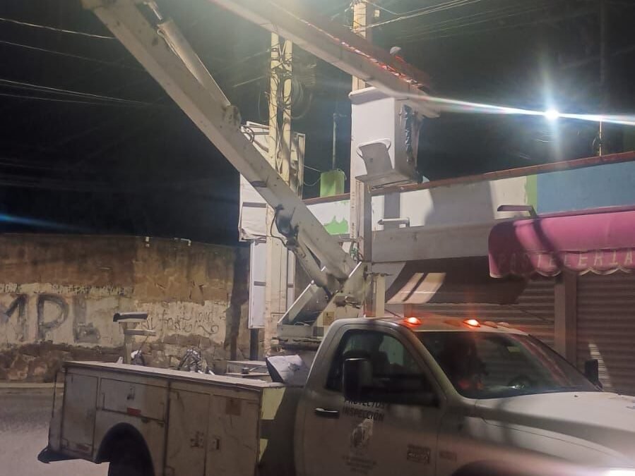 Ayuntamiento de SLP atiende fallas de alumbrado por viento