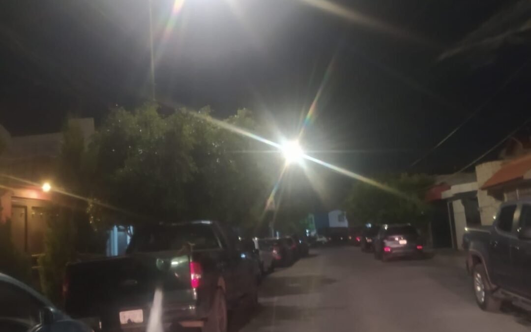 Ayuntamiento de SLP repara fallas de alumbrado público en El Rosedal y Ponciano Arriaga