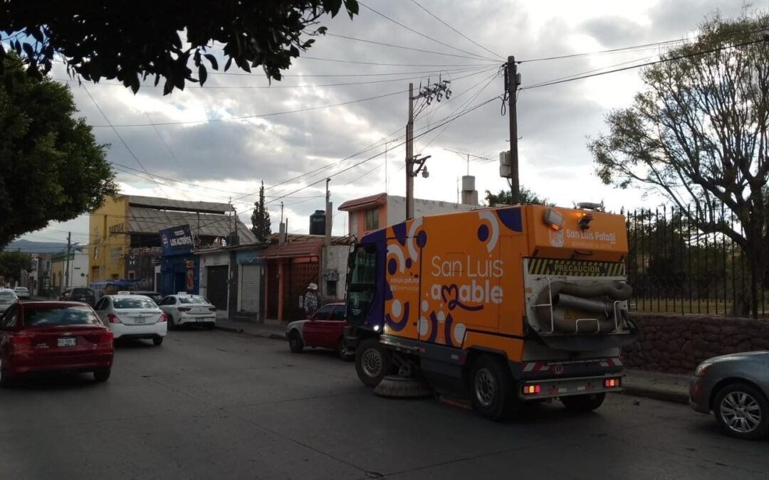 En San Luis Capital, limpieza mecanizada contribuye al cuidado del medio ambiente