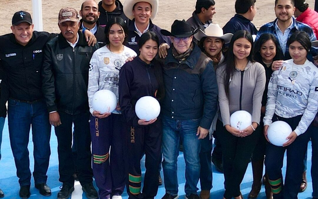 Entrega Enrique Galindo cancha deportiva en Bocas y refuerza acciones de bienestar social