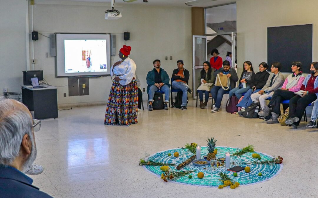 Mujeres de México y Colombia comparten saberes, identidad y memoria en la Facultad de Psicología de la UASLP