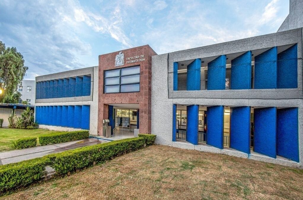 Facultad de Estomatología de la UASLP inicia actividades por su 80 aniversario