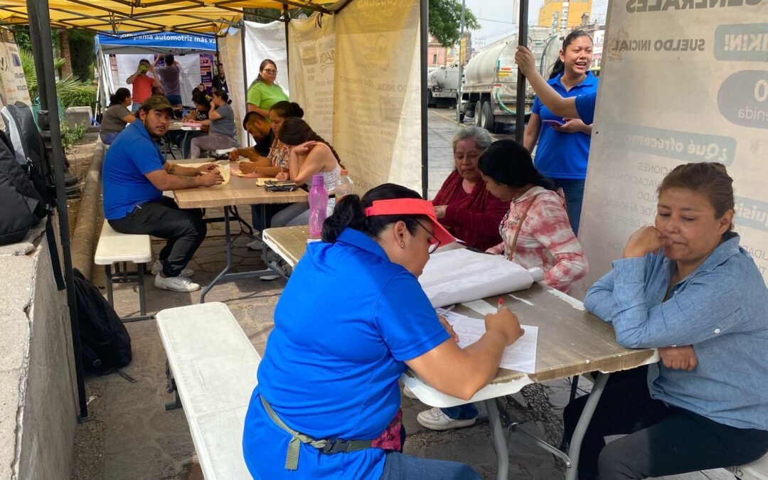 Gobierno de la Capital fomenta la colocación laboral de miles de personas