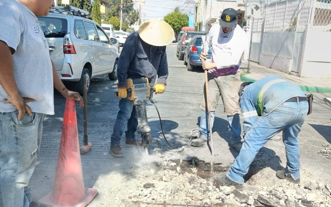 Con limpieza de tuberías en la colonia Providencia, Interapas mejora suministro de agua potable
