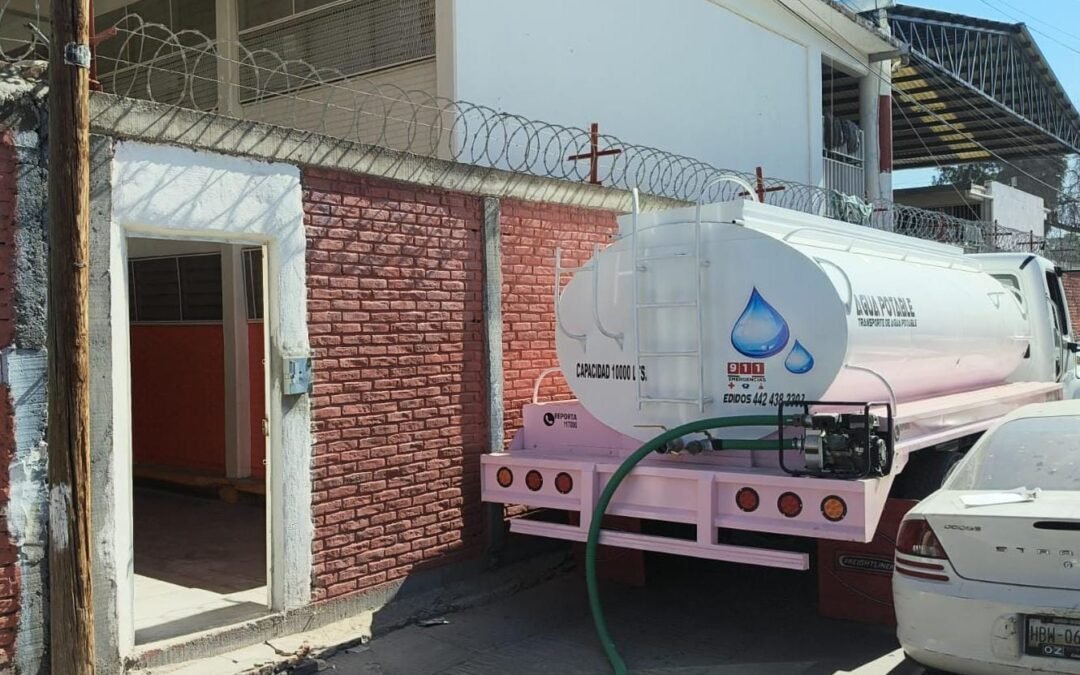 CON INVERSIÓN MUNICIPAL, SOLEDAD ABASTECE AGUA POTABLE A COLONIAS Y PLANTELES EDUCATIVOS