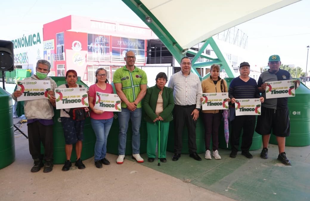 ESTADO ENTREGA TINACOS A FAMILIAS DE LA ZONA METROPOLITANA
