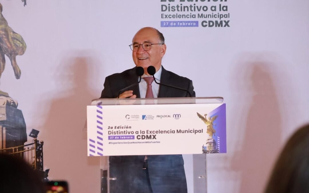 Entregan Distintivo a la Excelencia Municipal 2026 al Alcalde Enrique Galindo
