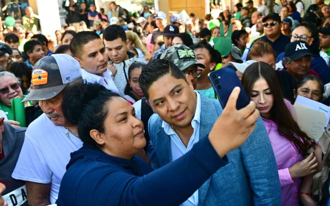 RICARDO GALLARDO ENCHULA LA COLONIA LAS PILITAS