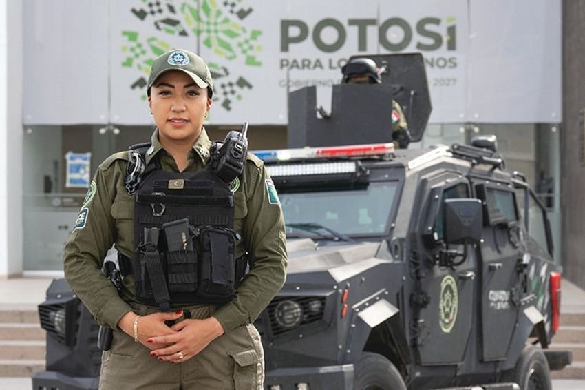 MUJERES POLICÍAS BRINDAN SEGURIDAD A FAVOR DE LAS FAMILIAS POTOSINAS