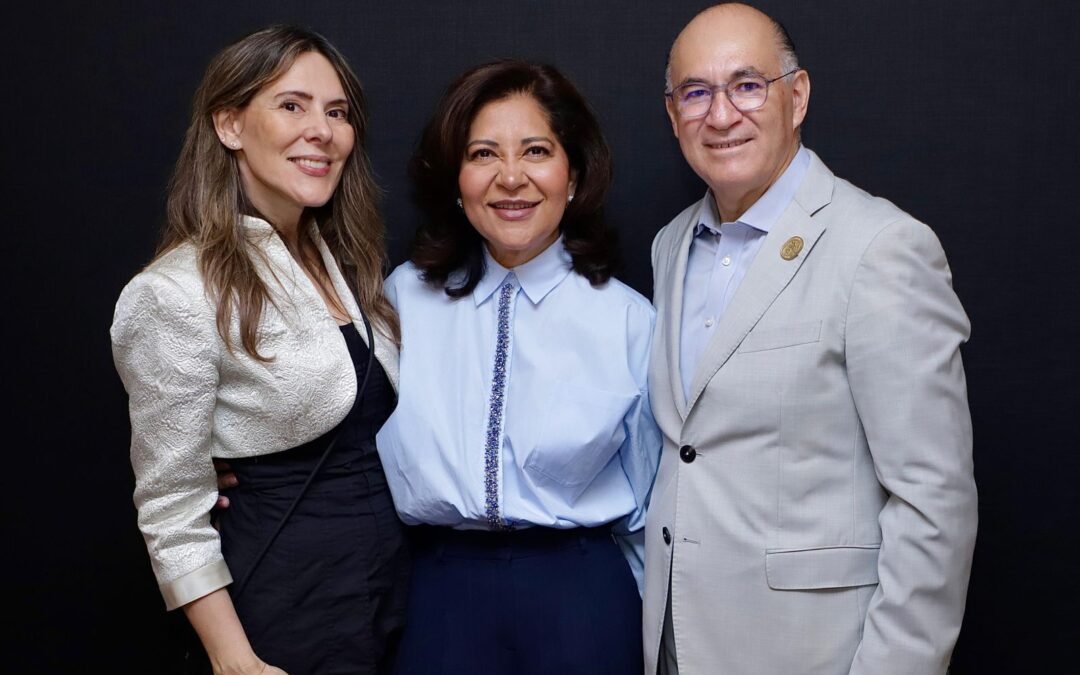 Empoderamiento femenino con espíritu crítico y educación, expone Silvia Olmedo en su conferencia a las mujeres potosinas