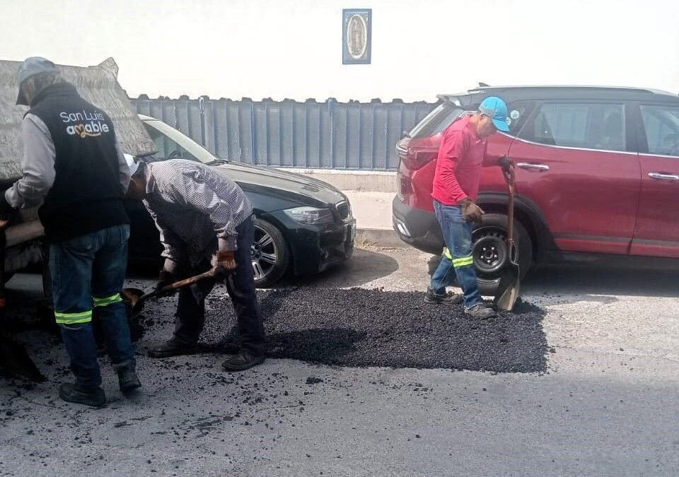Atiende Gobierno de la Capital reportes ciudadanos con bacheo emergente en Viveros