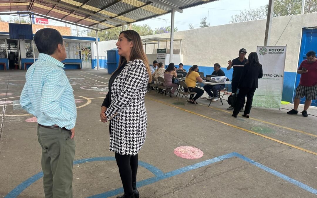 GOBIERNO ESTATAL FACILITA TRÁMITES DEL REGISTRO CIVIL A FAMILIAS