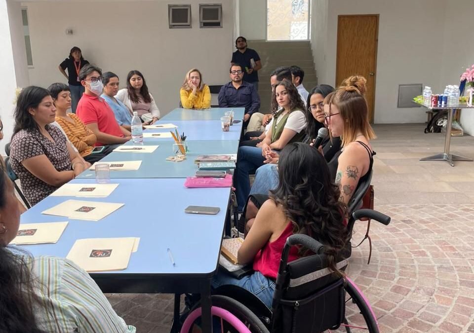 Gobierno Municipal promueve taller literario para prevenir violencia en redes sociales