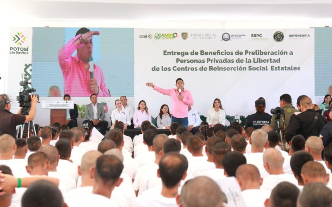 RICARDO GALLARDO ENTREGA PRELIBERACIONES EN EL CENTRO DE REINSERCIÓN SOCIAL “LA PILA”