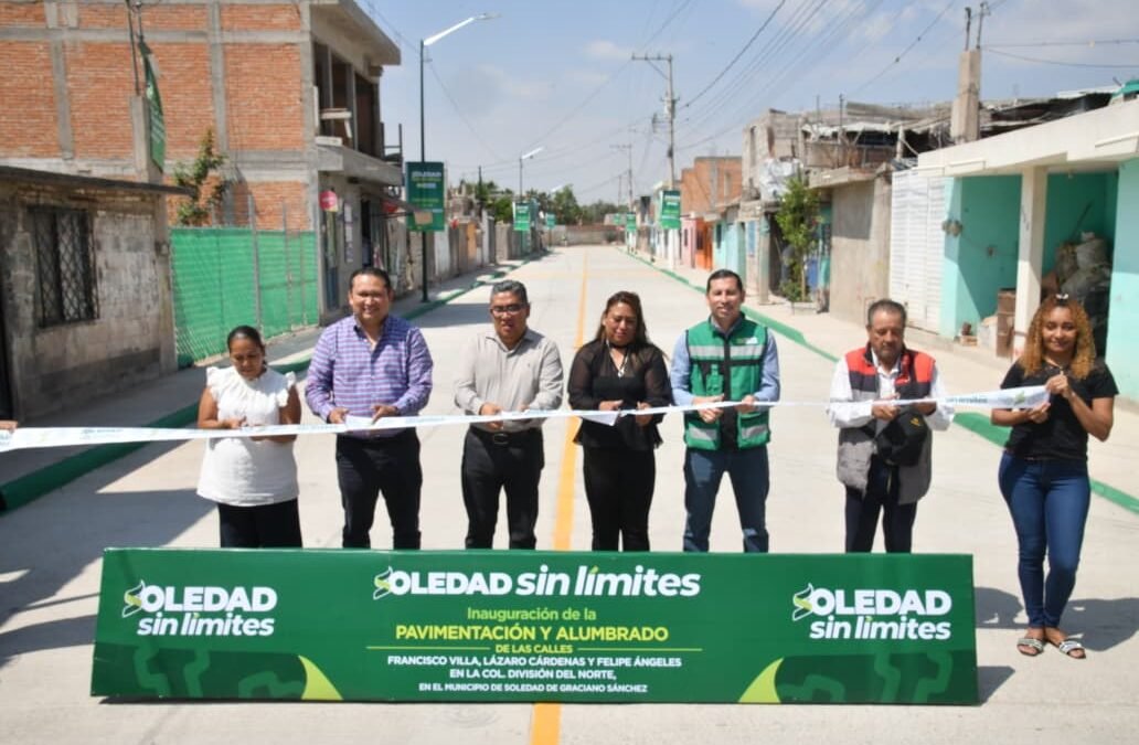 FAMILIAS DE DIVISIÓN DEL NORTE CELEBRAN CALLES NUEVAS Y APLAUDEN EL COMPROMISO DEL ALCALDE NAVARRO MUÑIZ