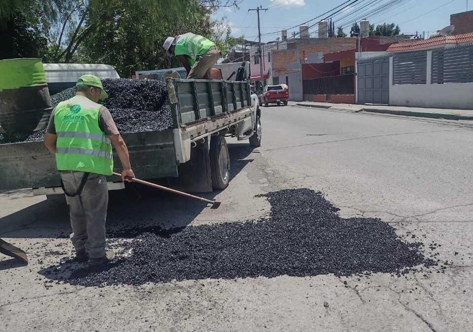 CON BACHEO Y PAVIMENTACIÓN, GOBIERNO DE SOLEDAD GARANTIZA VIALIDADES DIGNAS