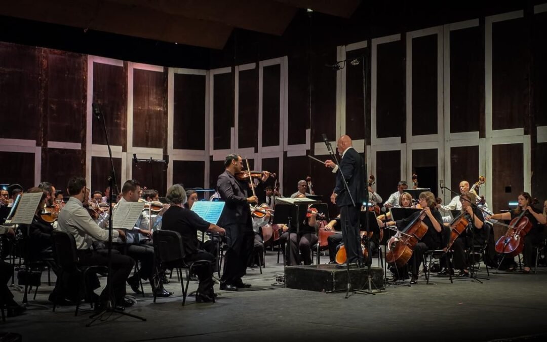 SAN LUIS CONQUISTA AL PÚBLICO CON ORQUESTA SINFÓNICA