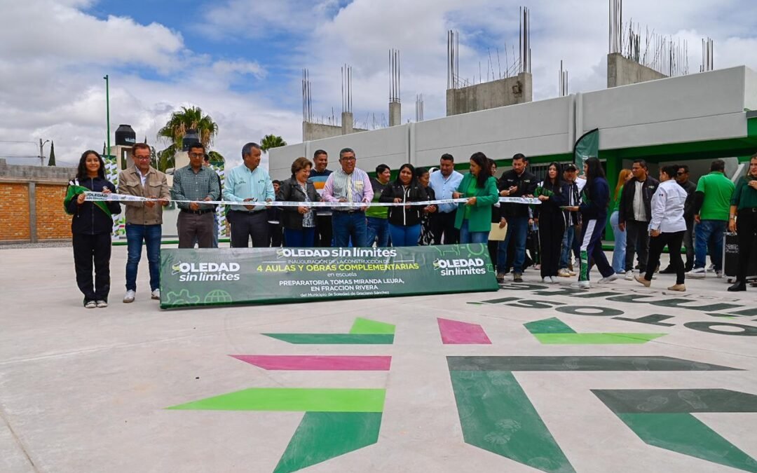 JUAN MANUEL NAVARRO ENTREGA A ESTUDIANTES UNA PREPARATORIA MODERNA E INTEGRAL 