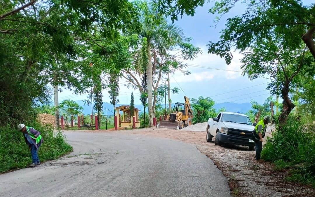 GOBIERNO ESTATAL EVALÚA CAMINOS AFECTADOS POR LLUVIAS EN LA HUASTECA