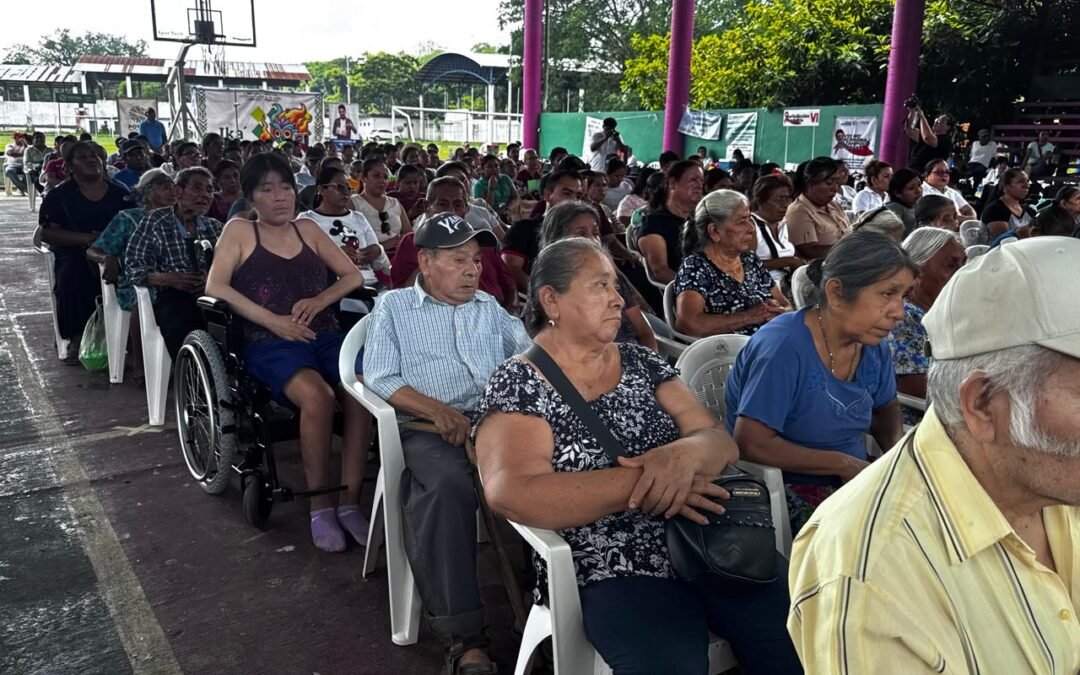 GOBIERNO ESTATAL ENTREGA APOYOS A PERSONAS CON DISCAPACIDAD