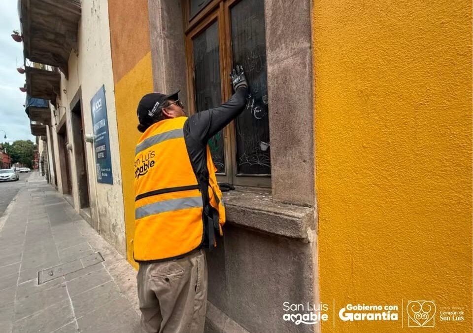 Redobla Unidad de Gestión del Centro Histórico el retiro de graffiti en esta zona