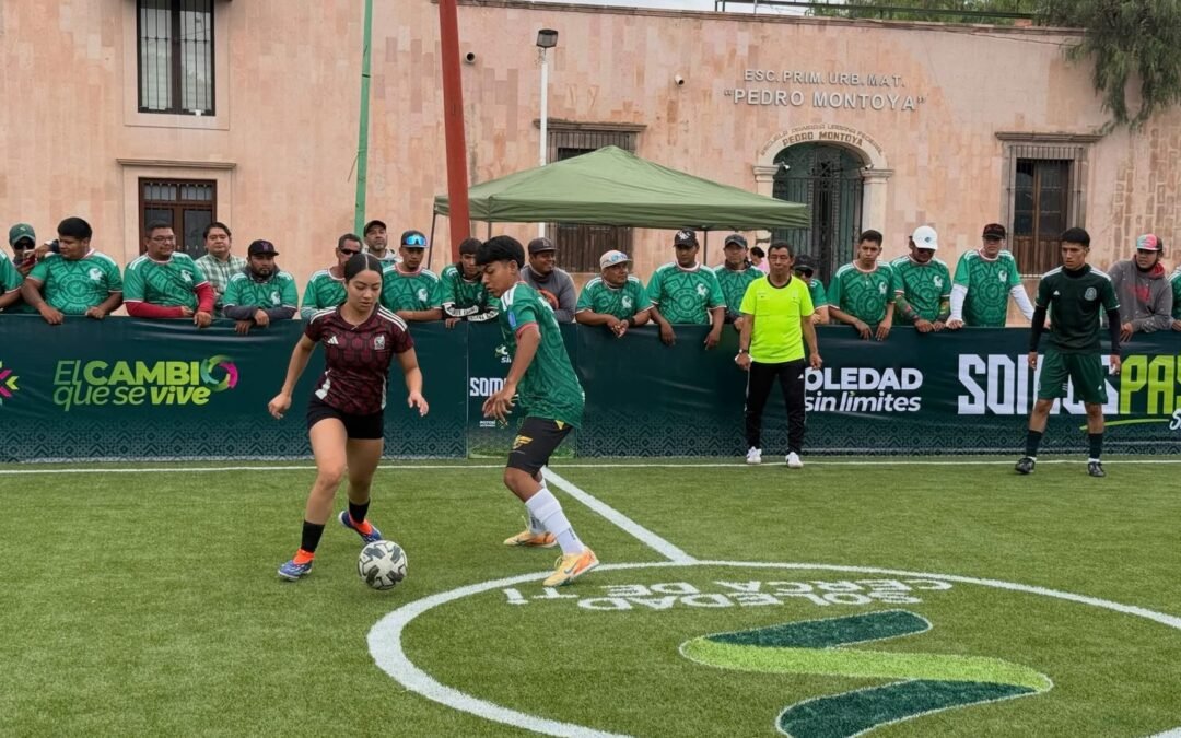 MÁS DE 100 EQUIPOS JUVENILES SE ENFRENTAN EN EL TORNEO 4X4 EN LA MINI CANCHA DE LA FIESTA FUTBOLERA
