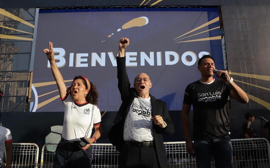 Más de 10 mil personas abarrotan Plaza del Carmen en triunfo de México